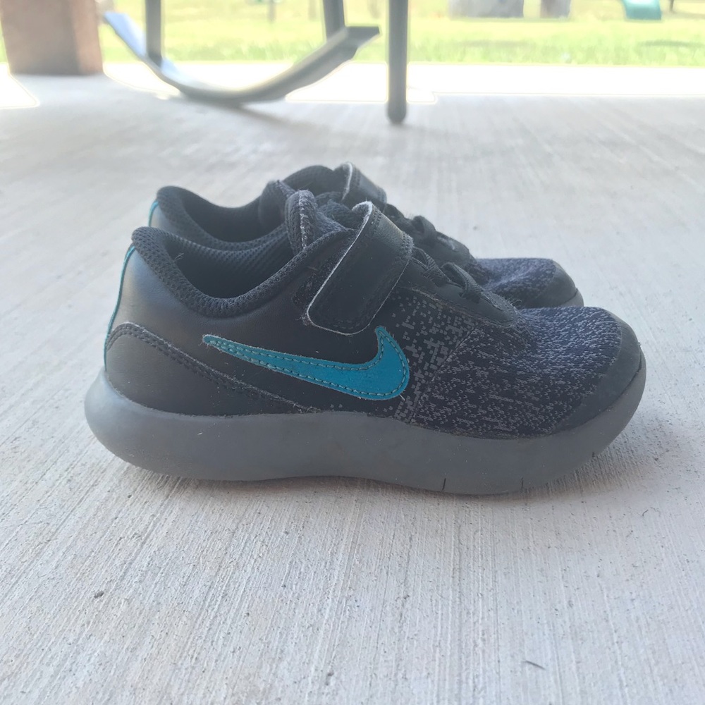 Toddler Nike running shoes